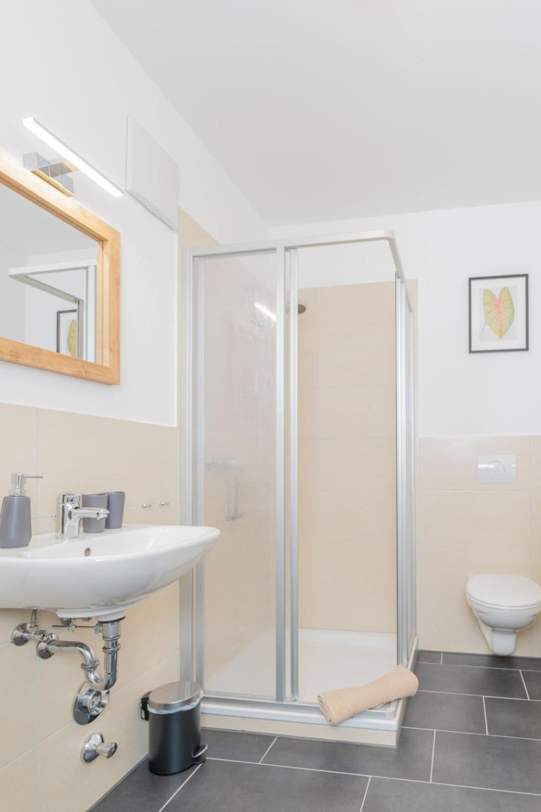 Modernes Apartment Mit Privatem Stellplatz Wenige Minuten Von Der Innenstadt & Mosel Кобленц Екстер'єр фото
